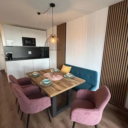 Heinrich Apartment *